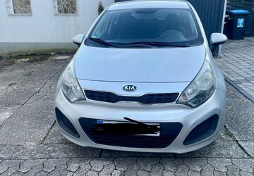Kia Rio 180.000 km 4.199 &euro; Blieskastel 66440