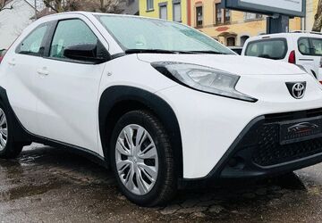 Toyota Aygo (X) 9.900 km 12.971 &euro; Saarbrücken 66115