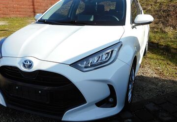 Toyota Yaris 23.423 km 18.850 &euro; Saarbrücken 66130