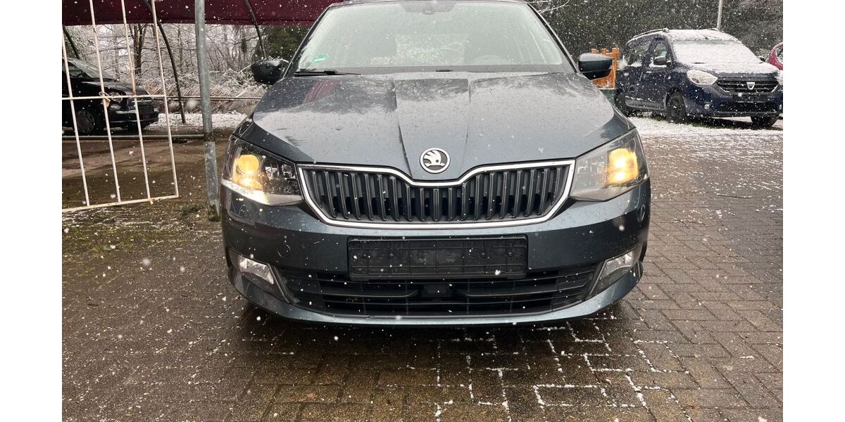 Skoda Fabia 223.411 km 4.999 &euro; Homburg 66424