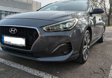 Hyundai i30 83.000 km 13.900 &euro; Saarbrücken 66130
