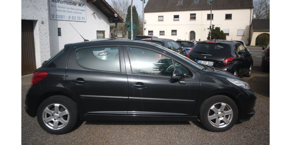 Peugeot 207 124.000 km 2.890 &euro; Saarbruecken 66119