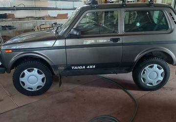 Lada Taiga 66.000 km 8.900 &euro; Clausen 66978