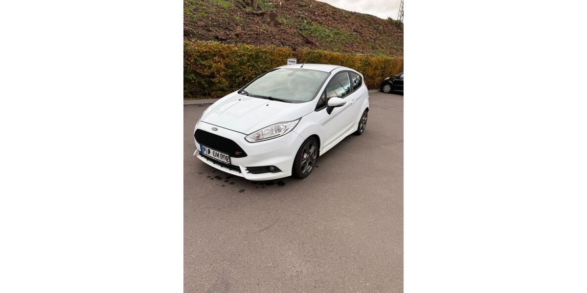 Ford Fiesta 124.500 km 9.600 &euro; Saarbrücken 66119