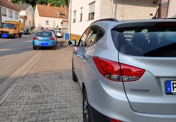 Hyundai IX35 180.000 km 9.000 &euro; Dellfeld 66503