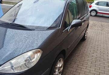 Peugeot 807 209.000 km 1.900 &euro; Illingen 66557