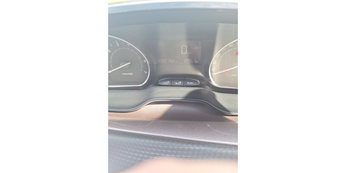 Peugeot 2008 95.000 km 7.900 &euro; Blieskastel 66440