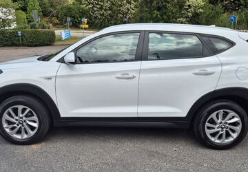 Hyundai TUCSON 140.000 km 12.900 &euro; CLAUSEN 66978