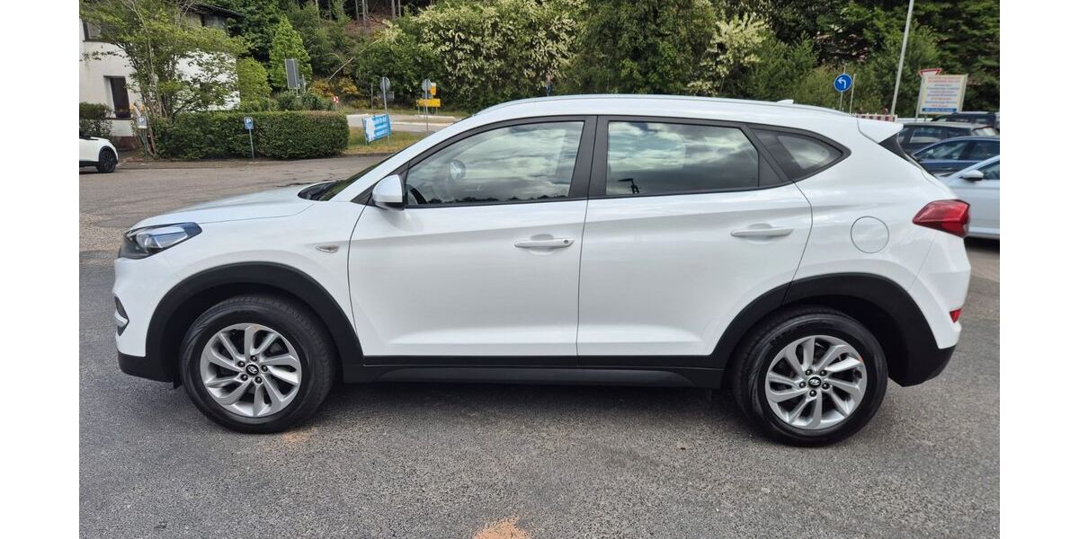 Hyundai TUCSON 140.000 km 12.900 &euro; CLAUSEN 66978
