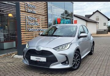 Toyota Yaris 15.000 km 18.990 &euro; Heusweiler 66265